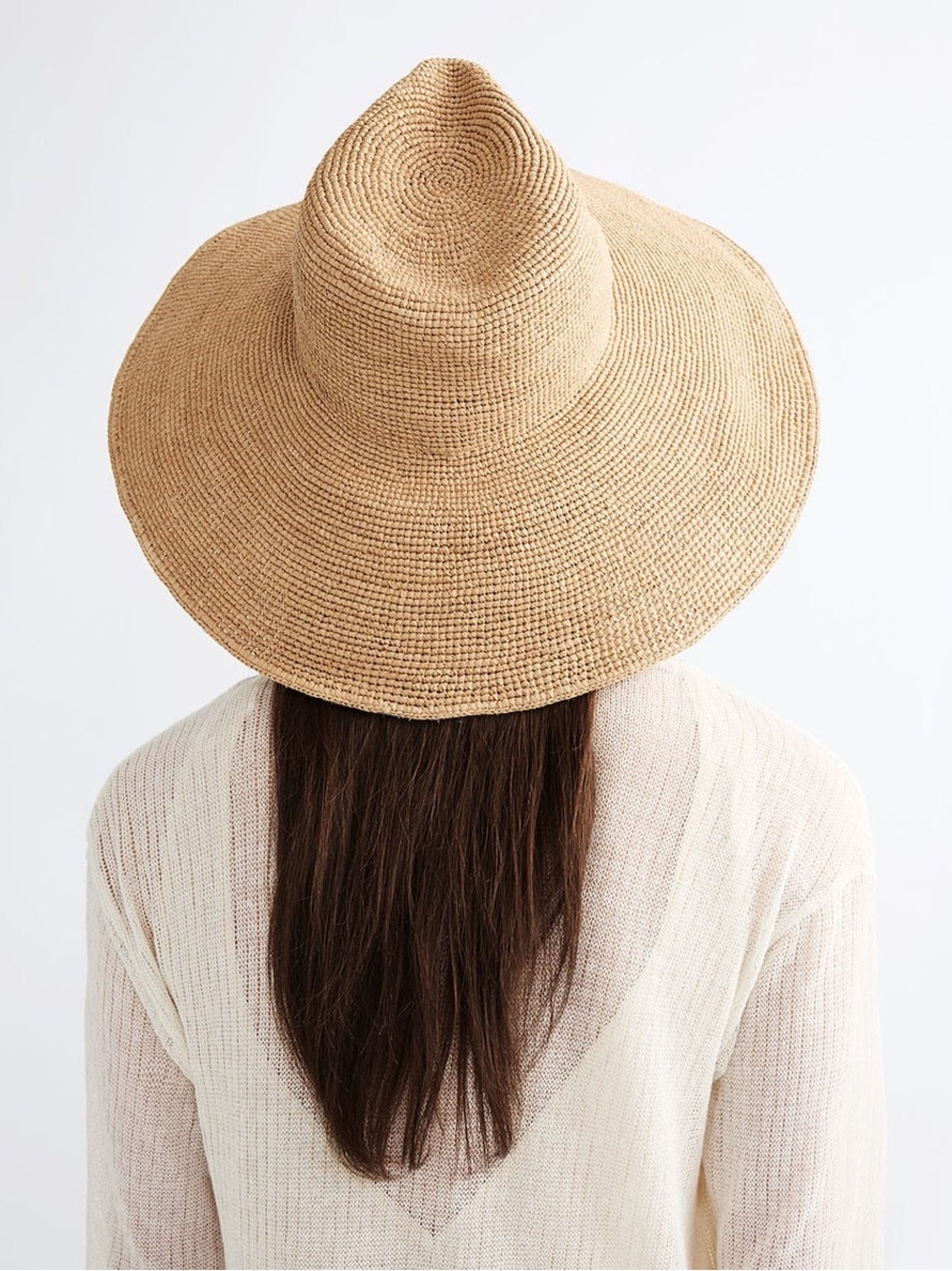 NWT JANESSA LEONE Waverly hat in Sand